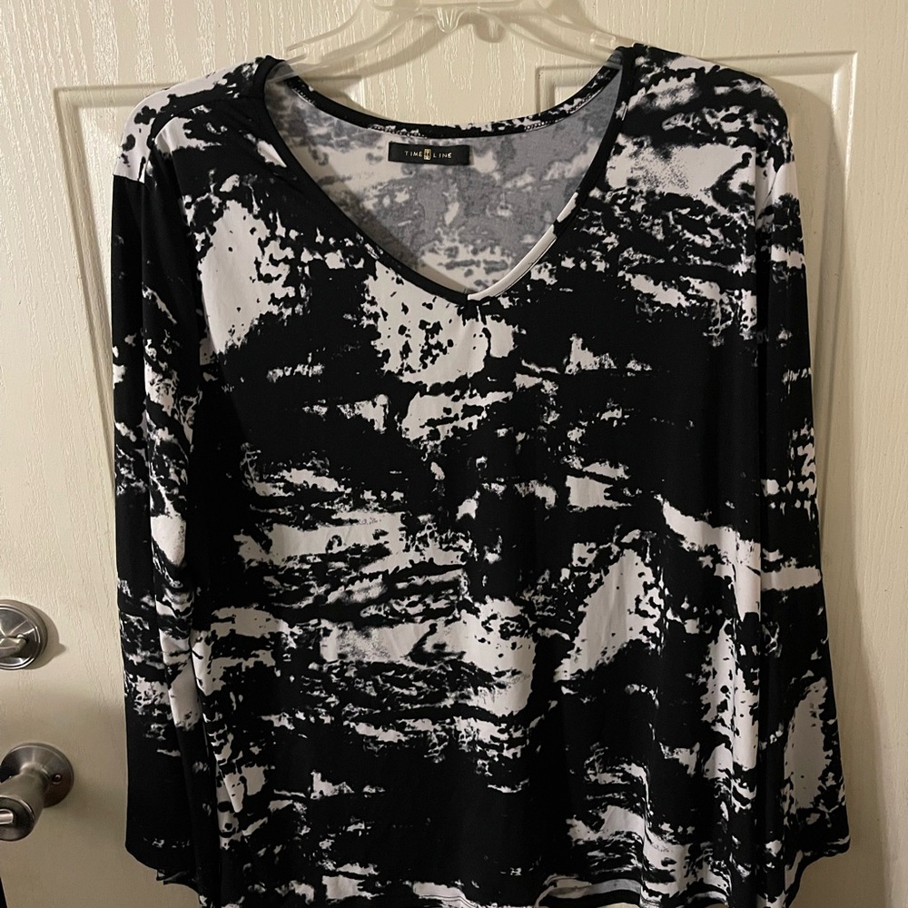 Time Line Black and White Abstract Women's Top 3X